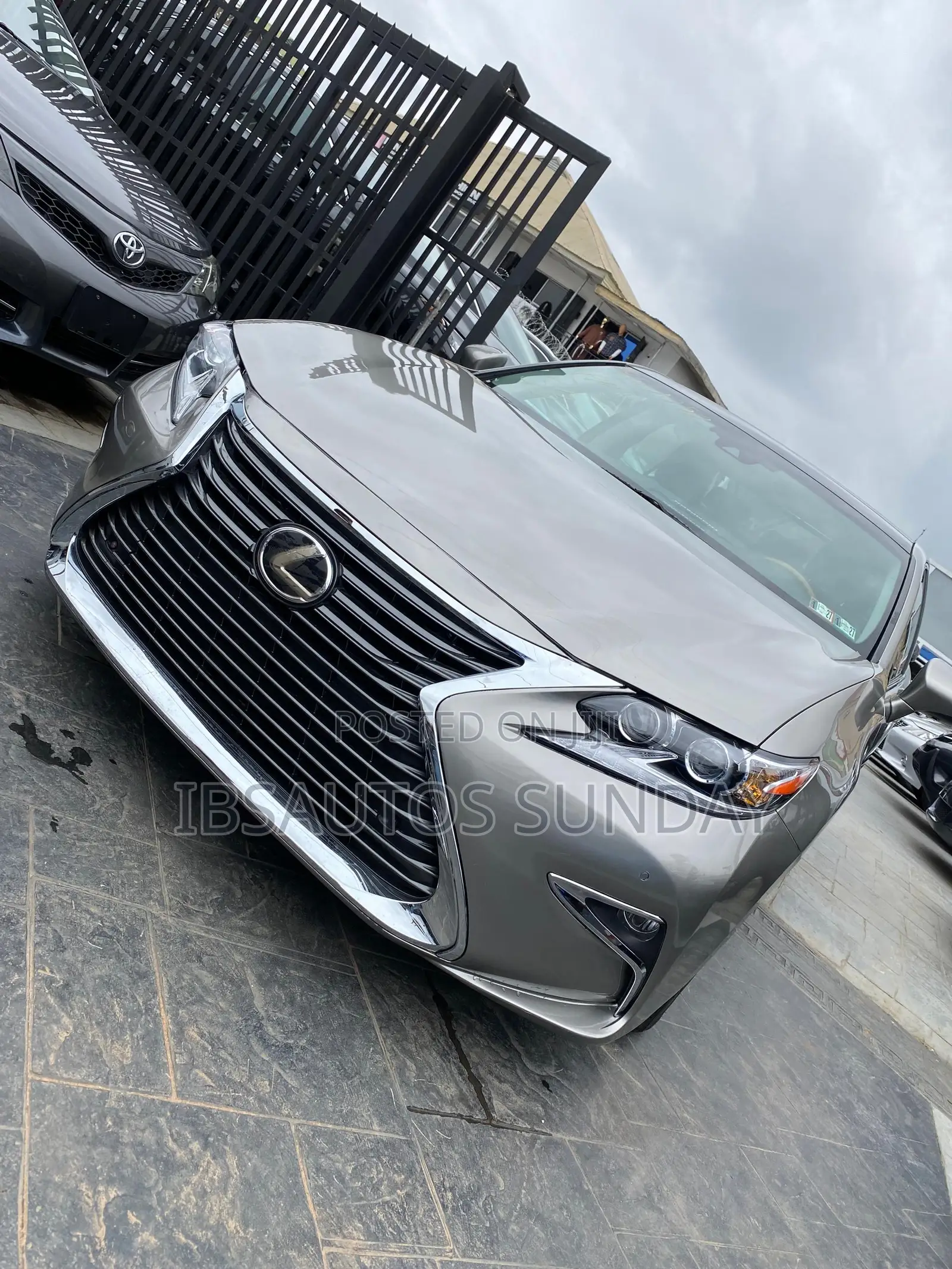 Lexus ES 350 FWD 2017 Gray