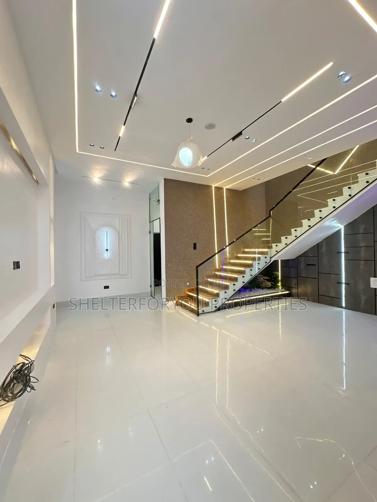 4bdrm Duplex in Ikota for sale