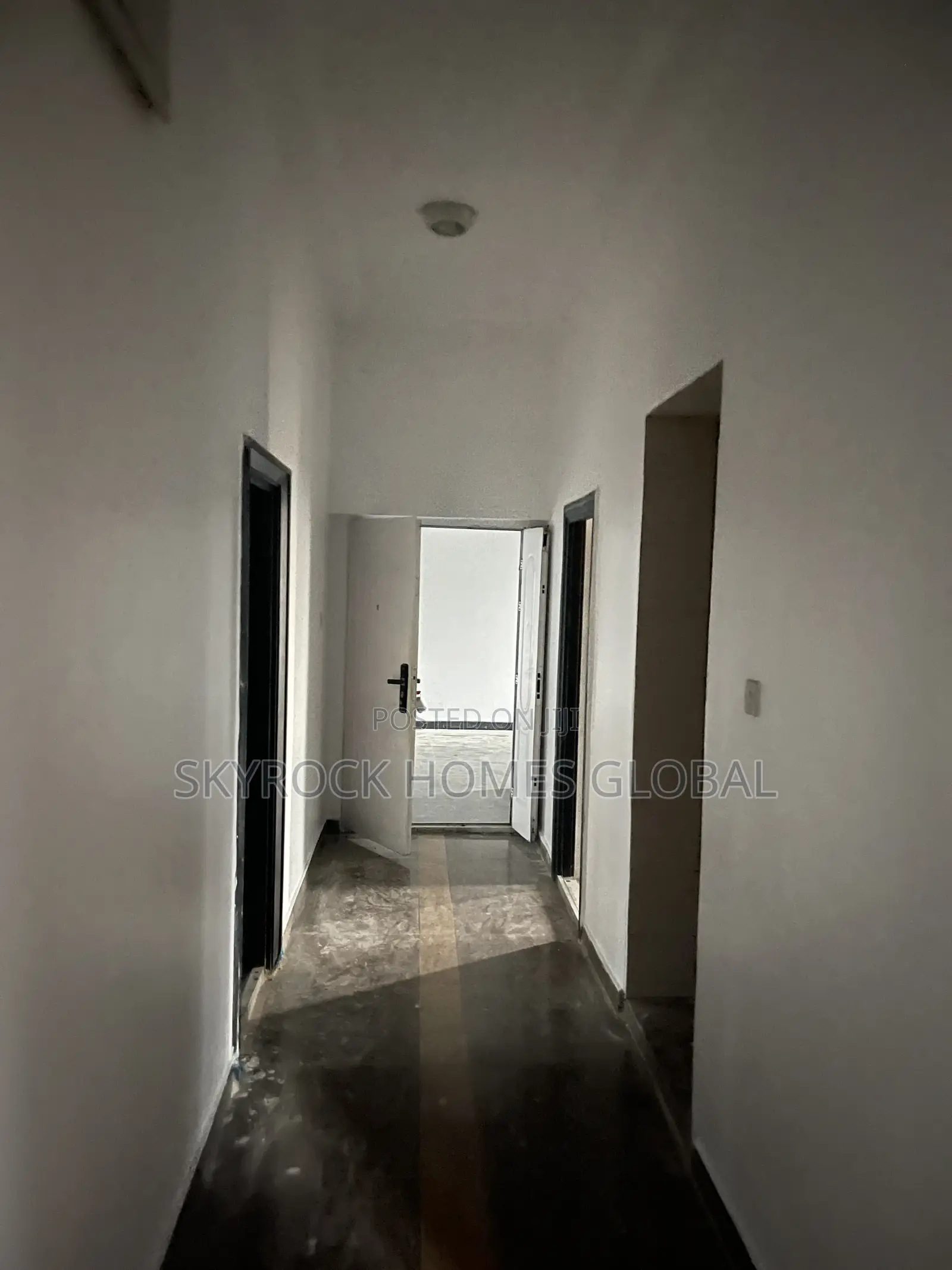3bdrm Block of Flats in Off Lekki County for rent