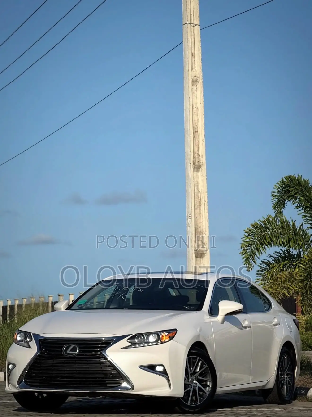 Lexus ES 350 FWD 2016 White