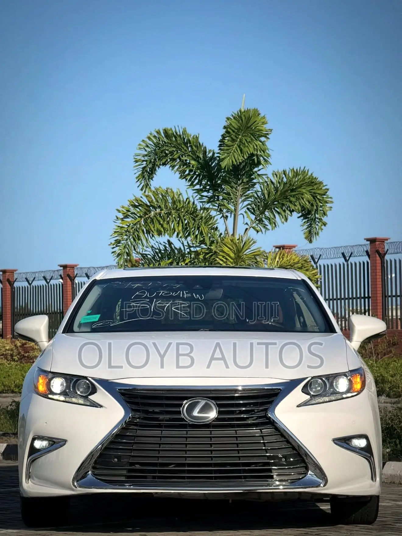 Lexus ES 350 FWD 2016 White