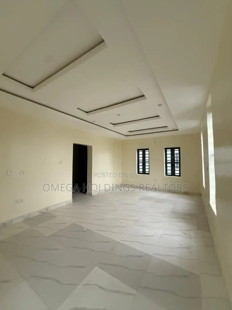 5bdrm Duplex in New Bodija for sale