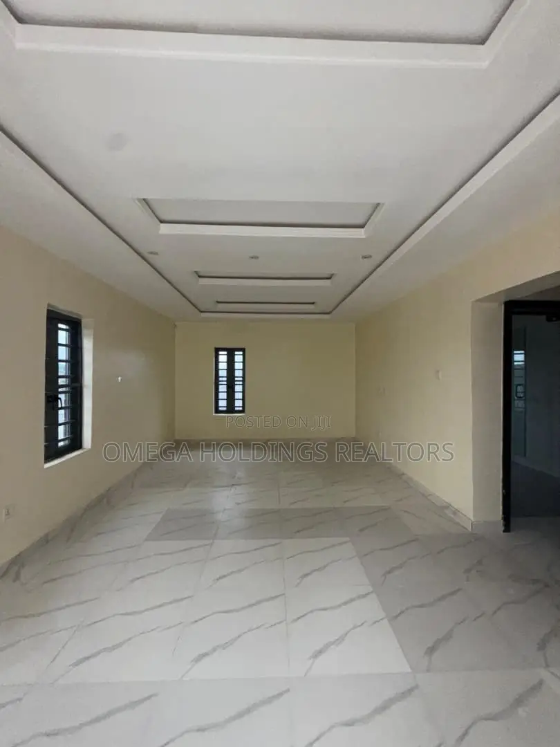 5bdrm Duplex in New Bodija for sale