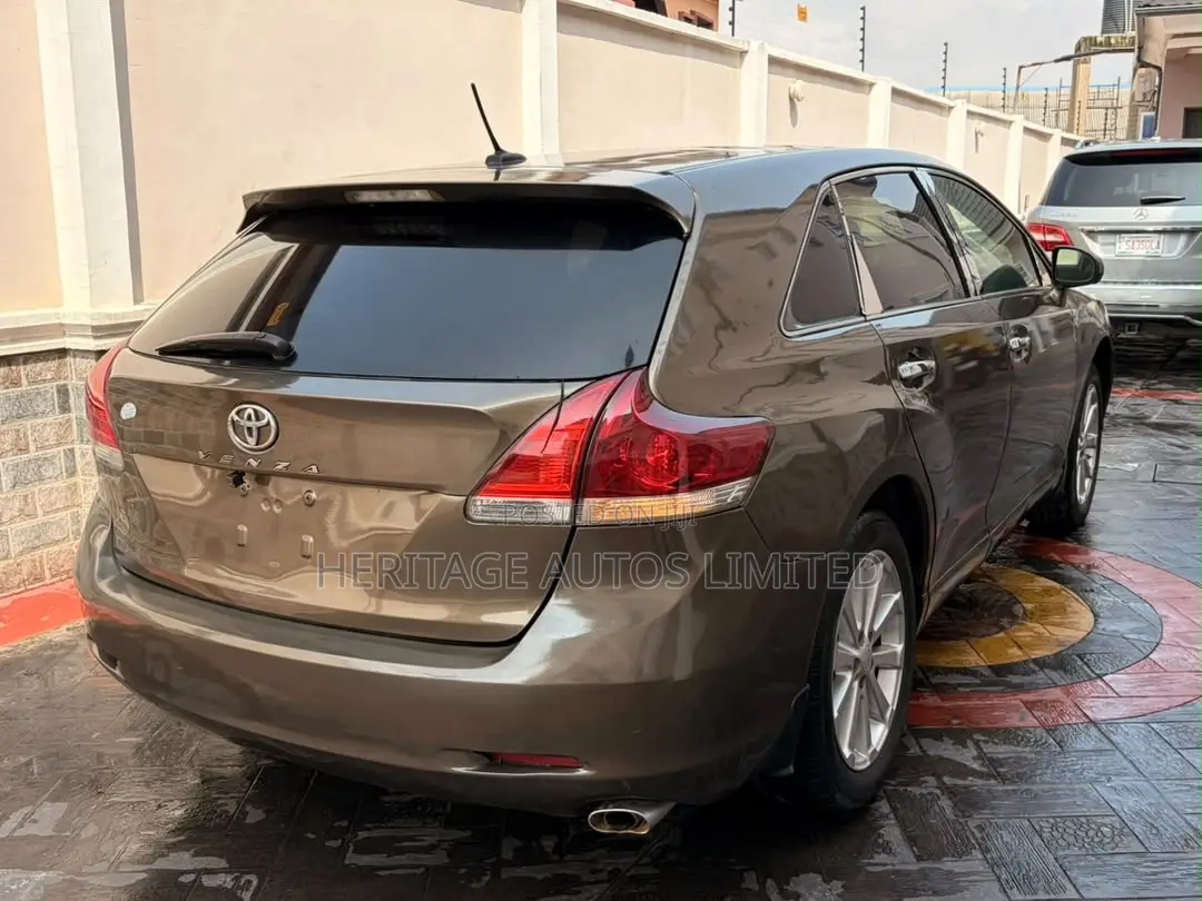 Toyota Venza 2010 Brown
