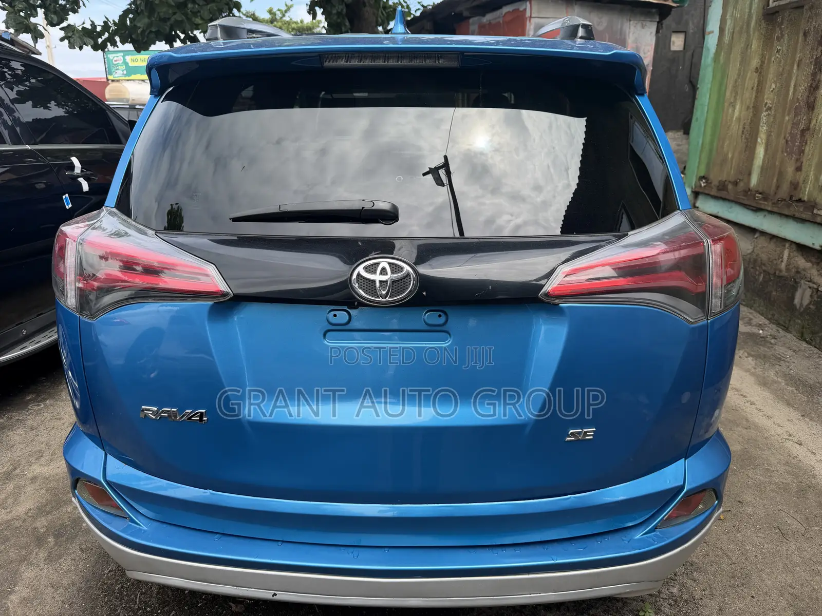 Toyota RAV4 SE AWD (2.5L 4cyl 6A) 2017 Blue