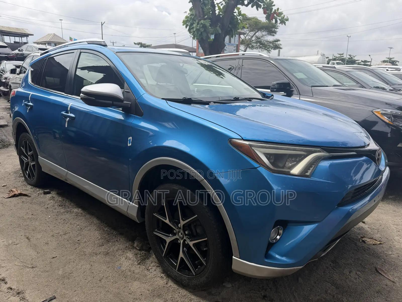 Toyota RAV4 SE AWD (2.5L 4cyl 6A) 2017 Blue