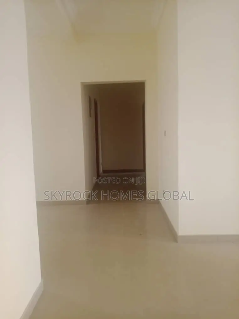 3bdrm Block of Flats in Ikota for rent