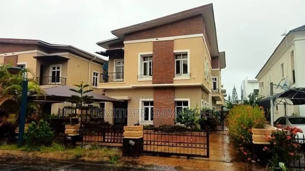 Furnished 5bdrm Duplex in Lekki for sale