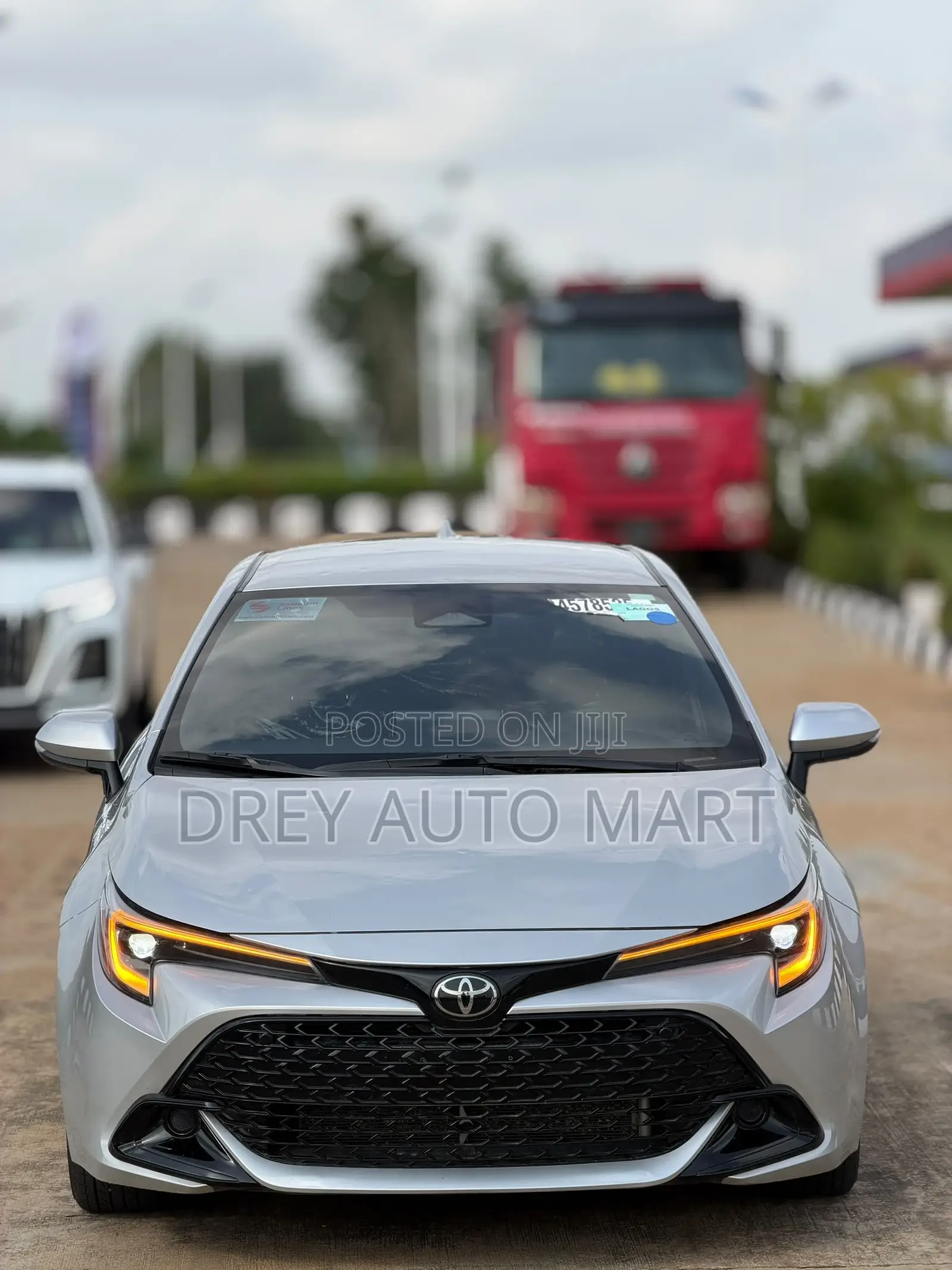 Toyota Corolla SE 2023 Silver