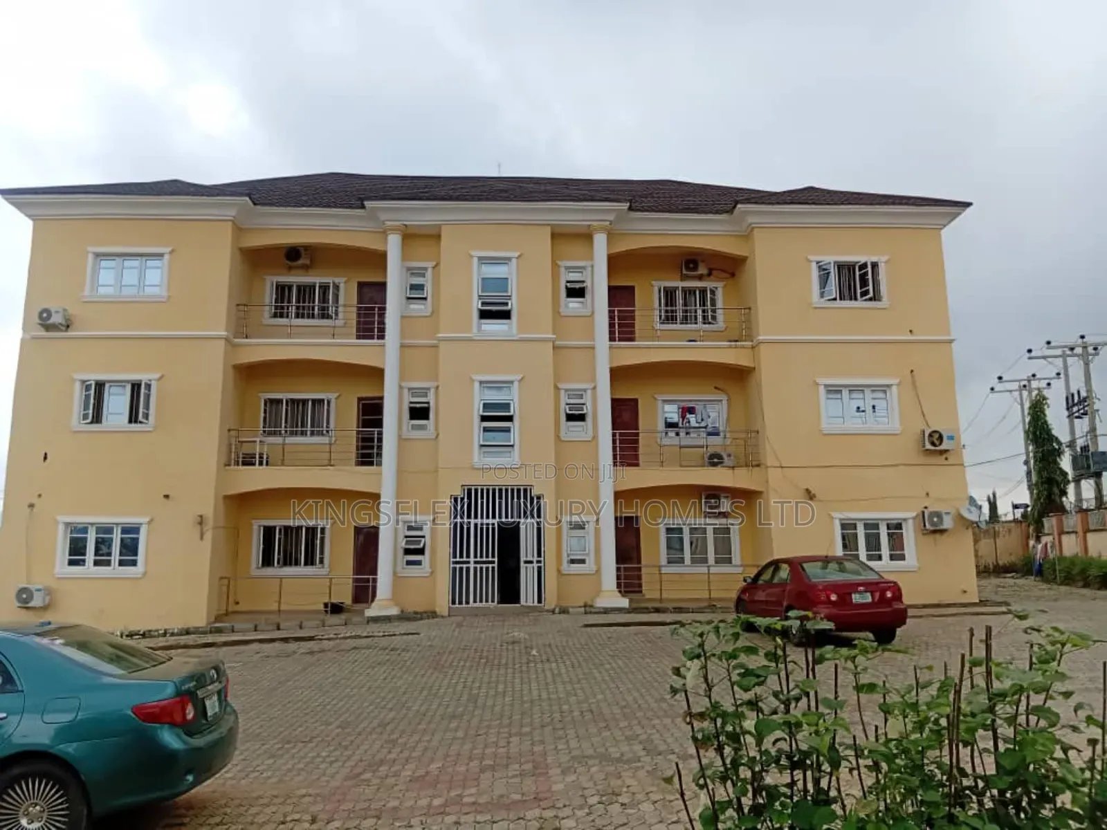 13bdrm Mansion in F01 Kubwa  F C T for sale
