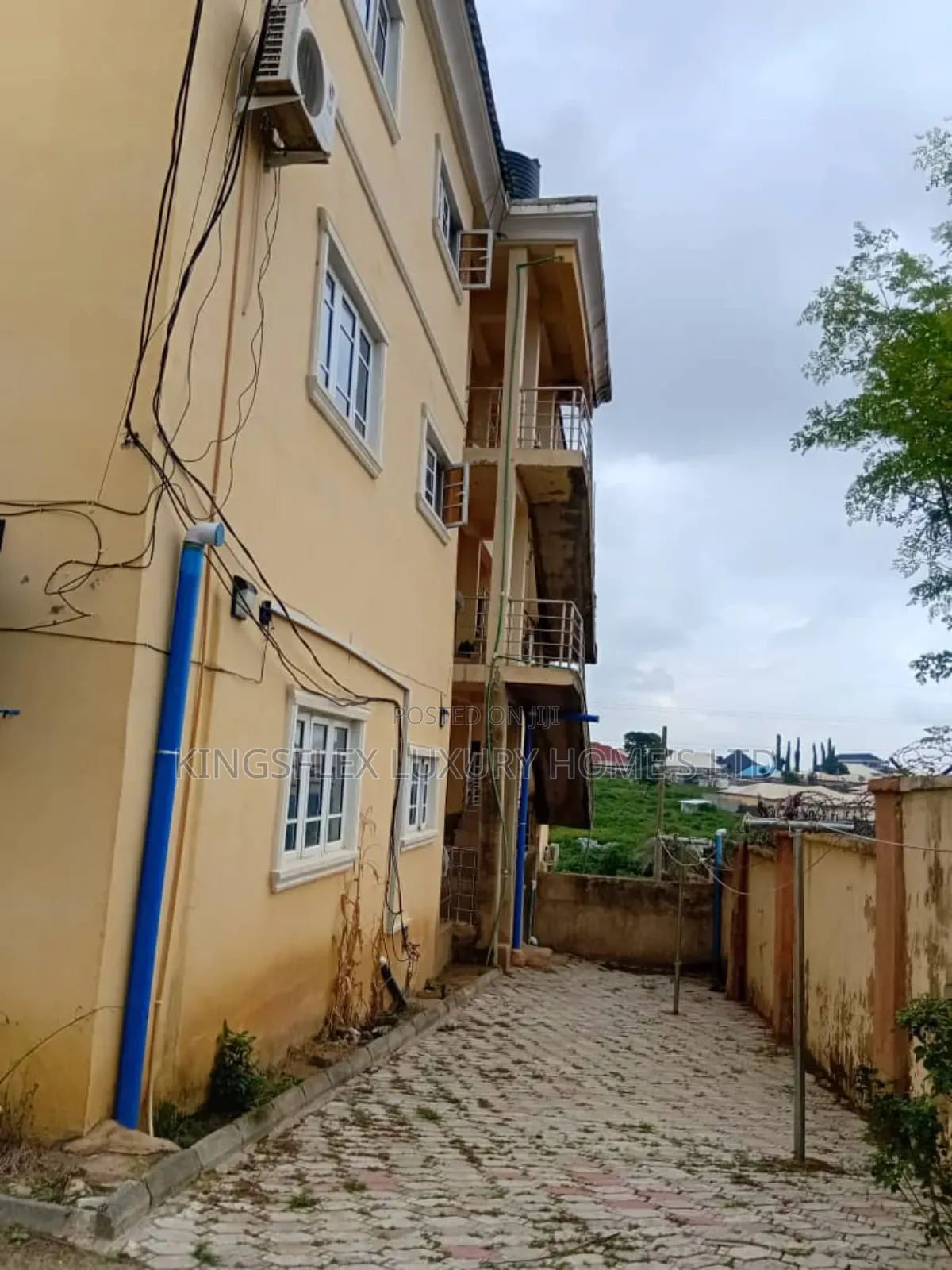 13bdrm Mansion in F01 Kubwa  F C T for sale
