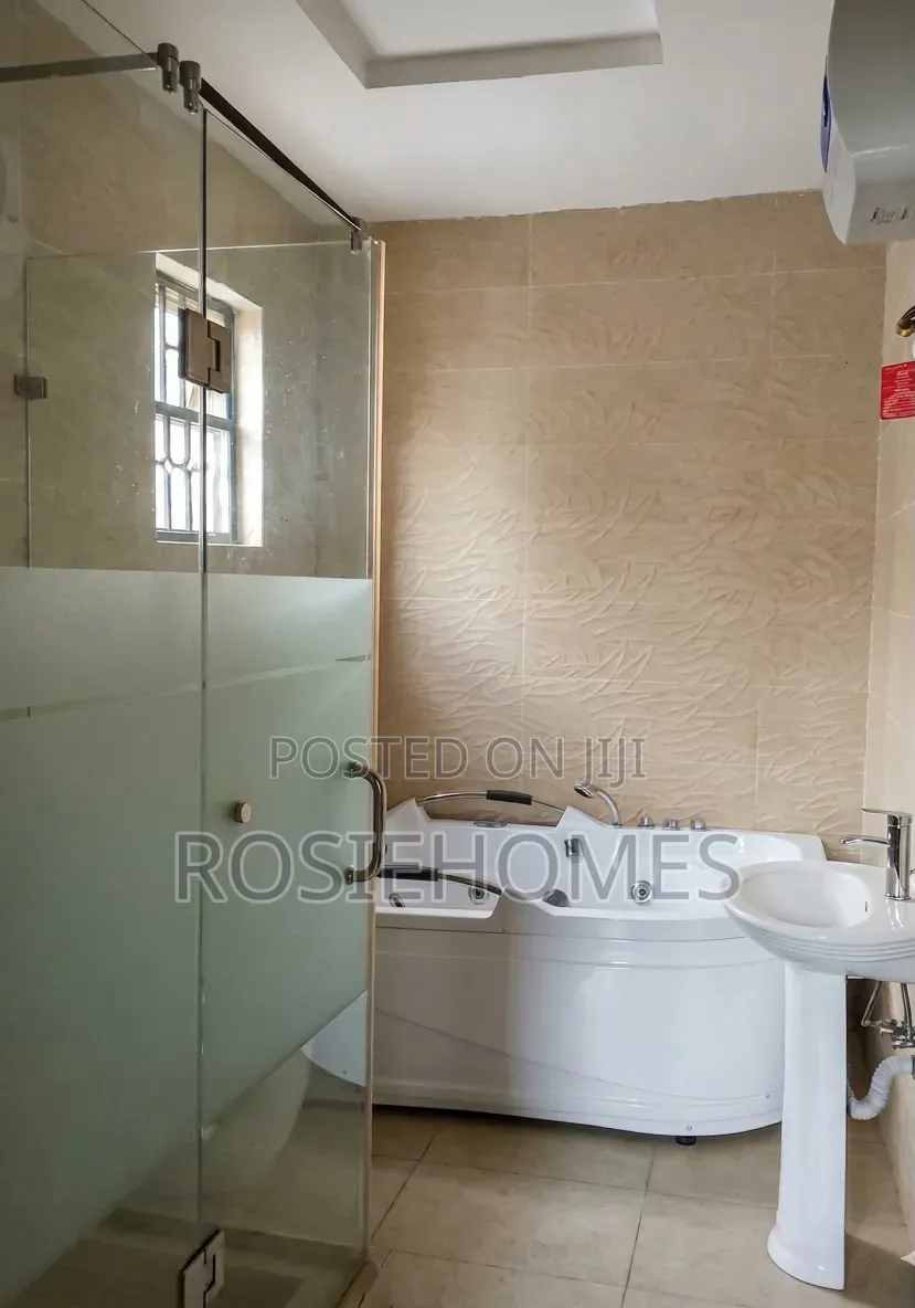 5bdrm Duplex in Ikate for rent