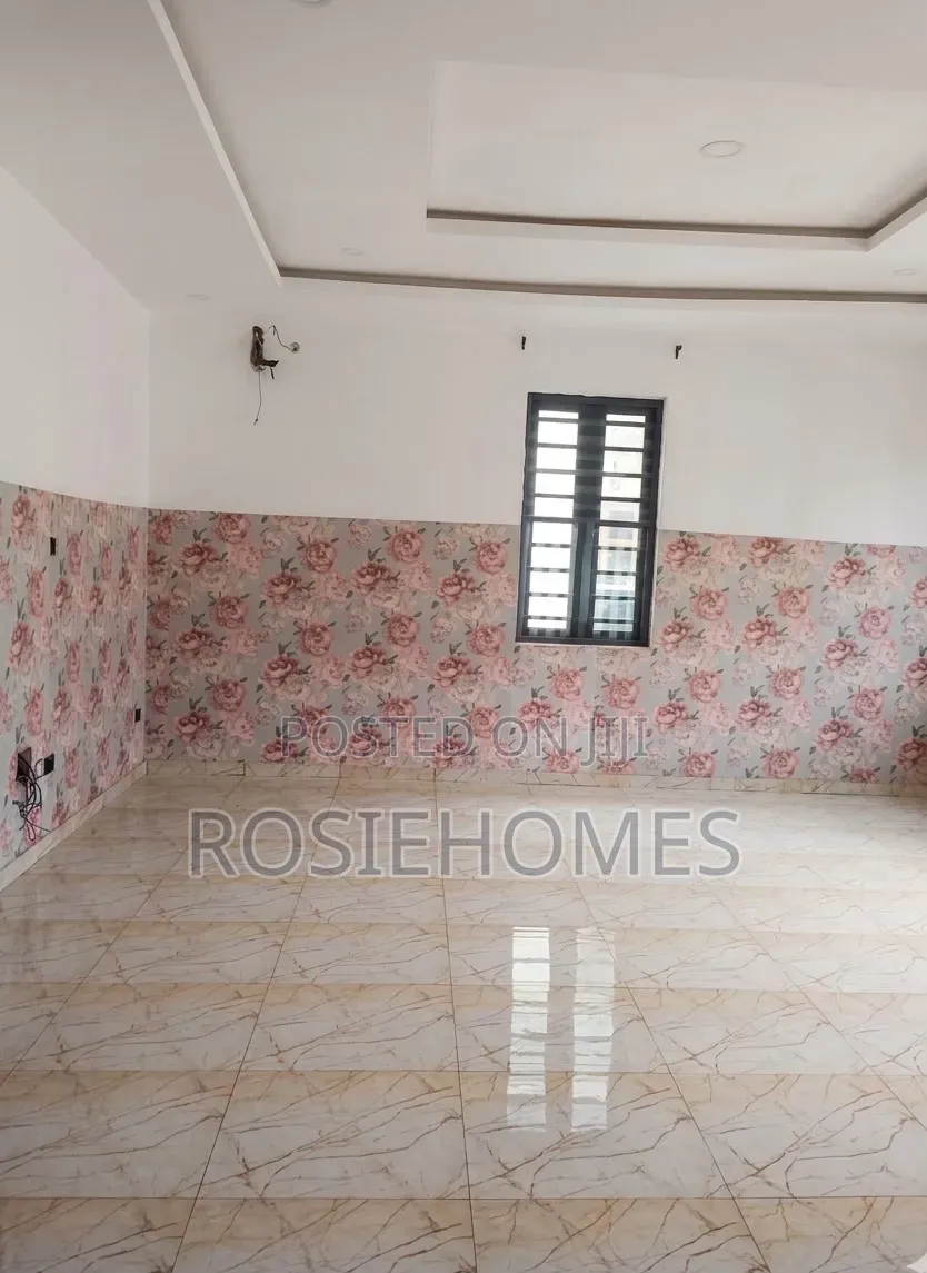 5bdrm Duplex in Ikate for rent