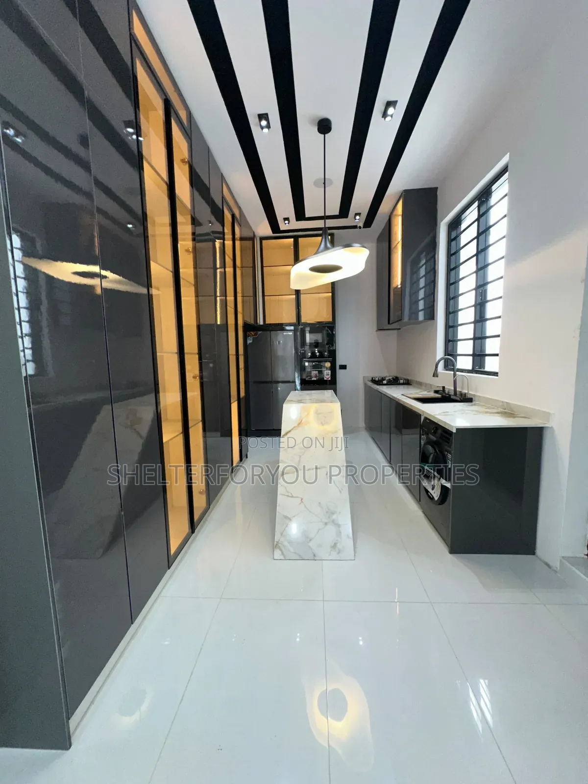 5bdrm Duplex in Ikota for sale