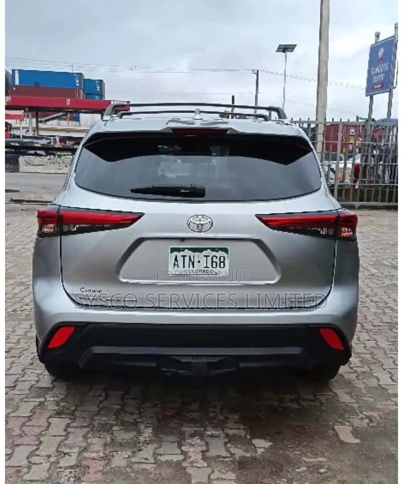 Toyota Highlander XLE 2022 Silver