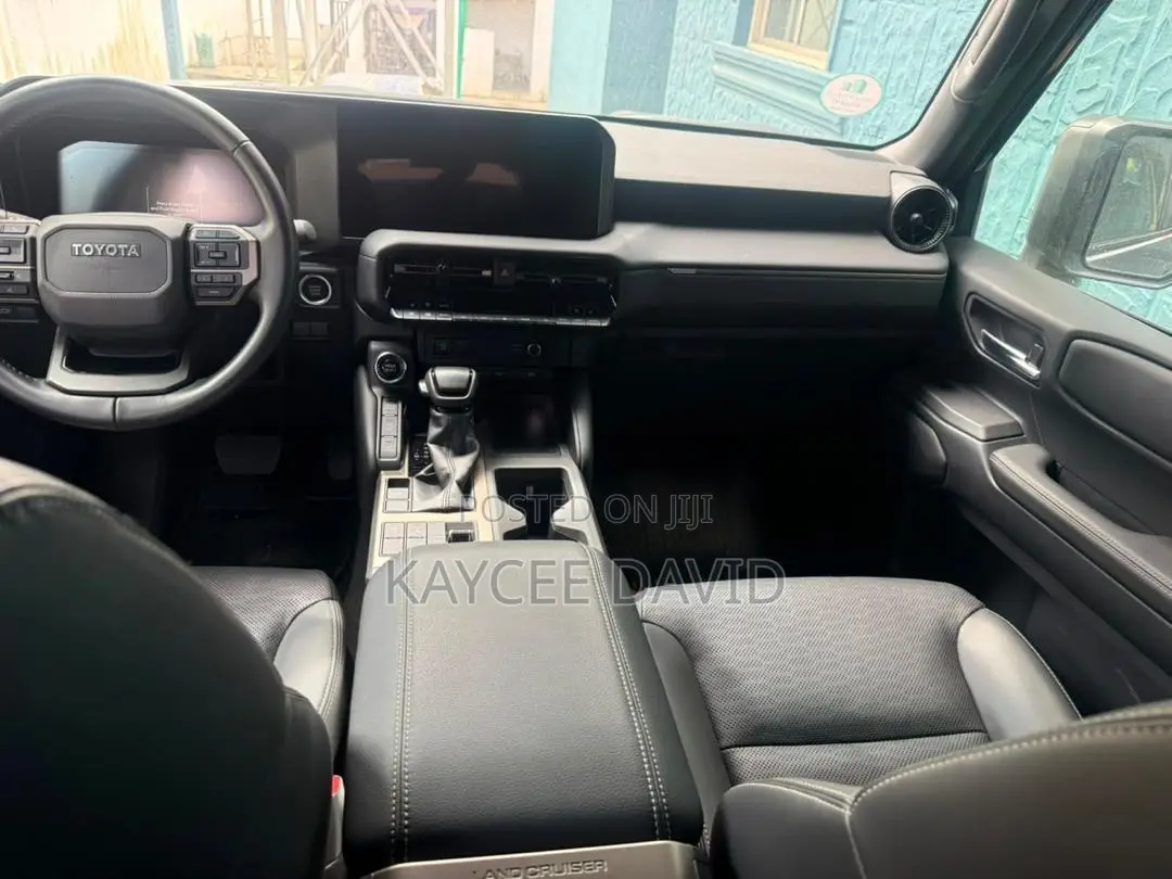 Toyota Land Cruiser Prado 2.4 Petrol 2025 Black