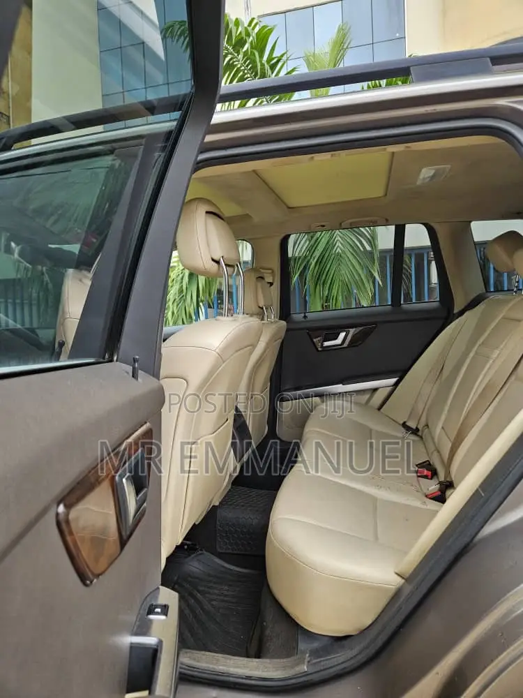 Mercedes-Benz GLK-Class 350 2014 Gold
