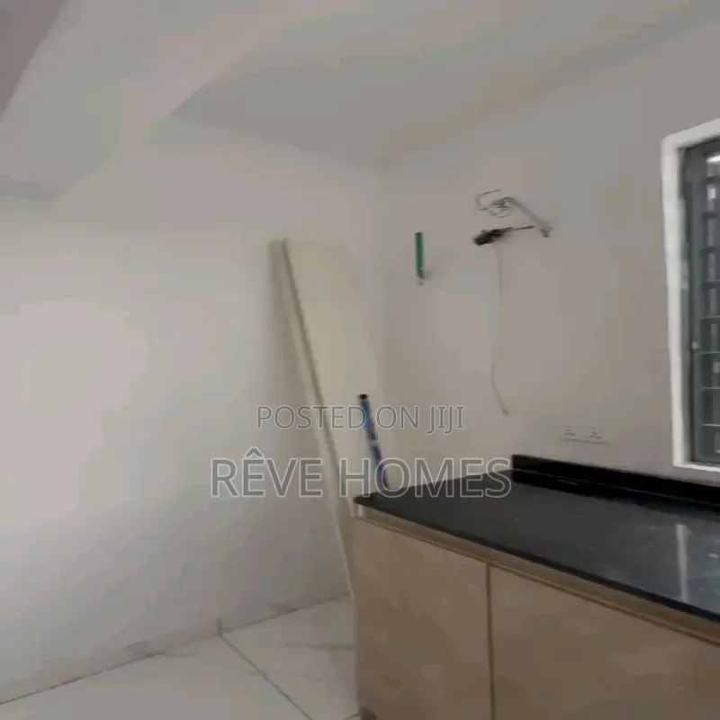 2bdrm Block of Flats in Iwaya for rent