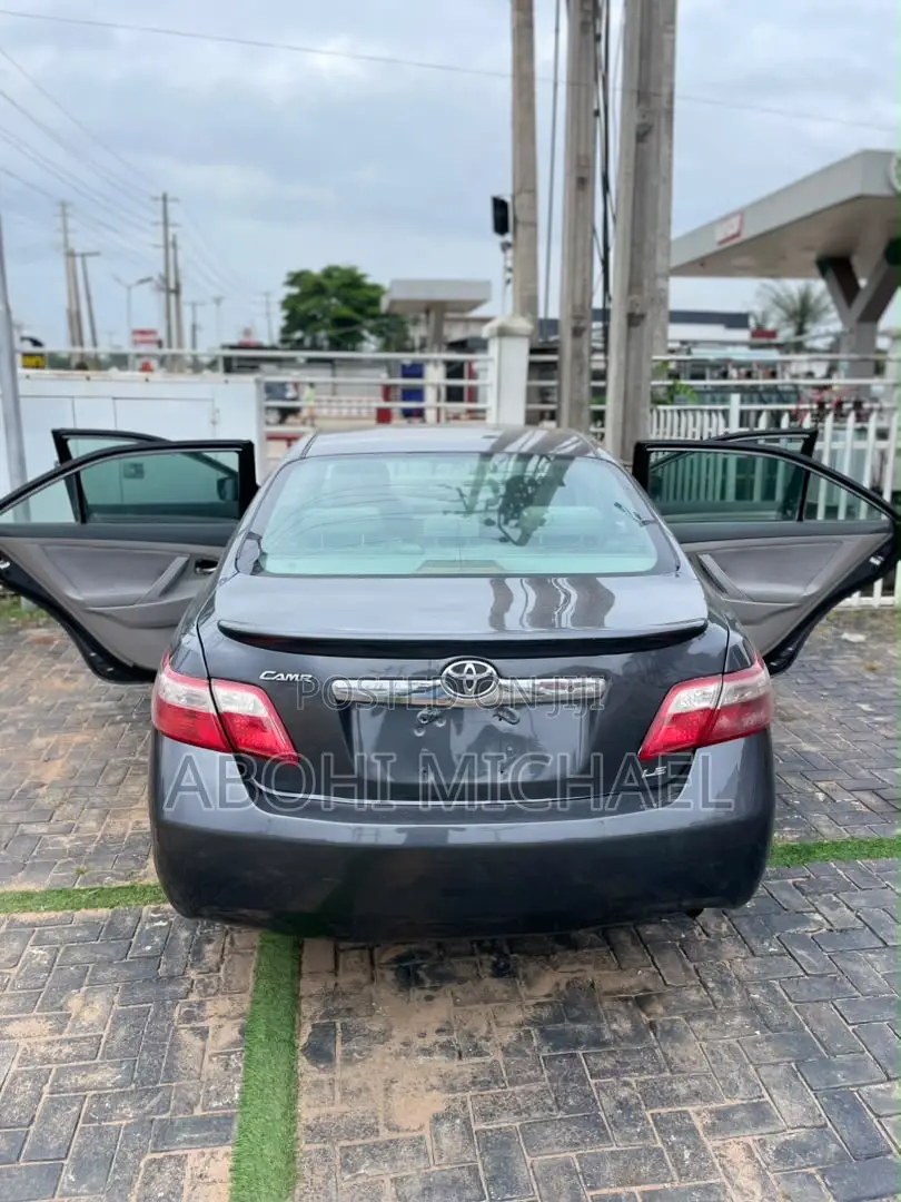 Toyota Camry LE 4dr Sedan (2.4L 4cyl 5A) 2008 Gray