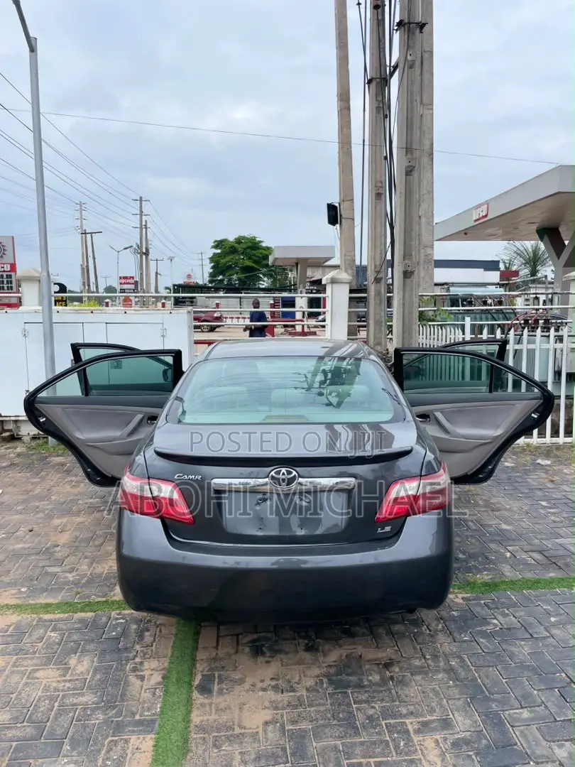 Toyota Camry LE 4dr Sedan (2.4L 4cyl 5A) 2008 Gray