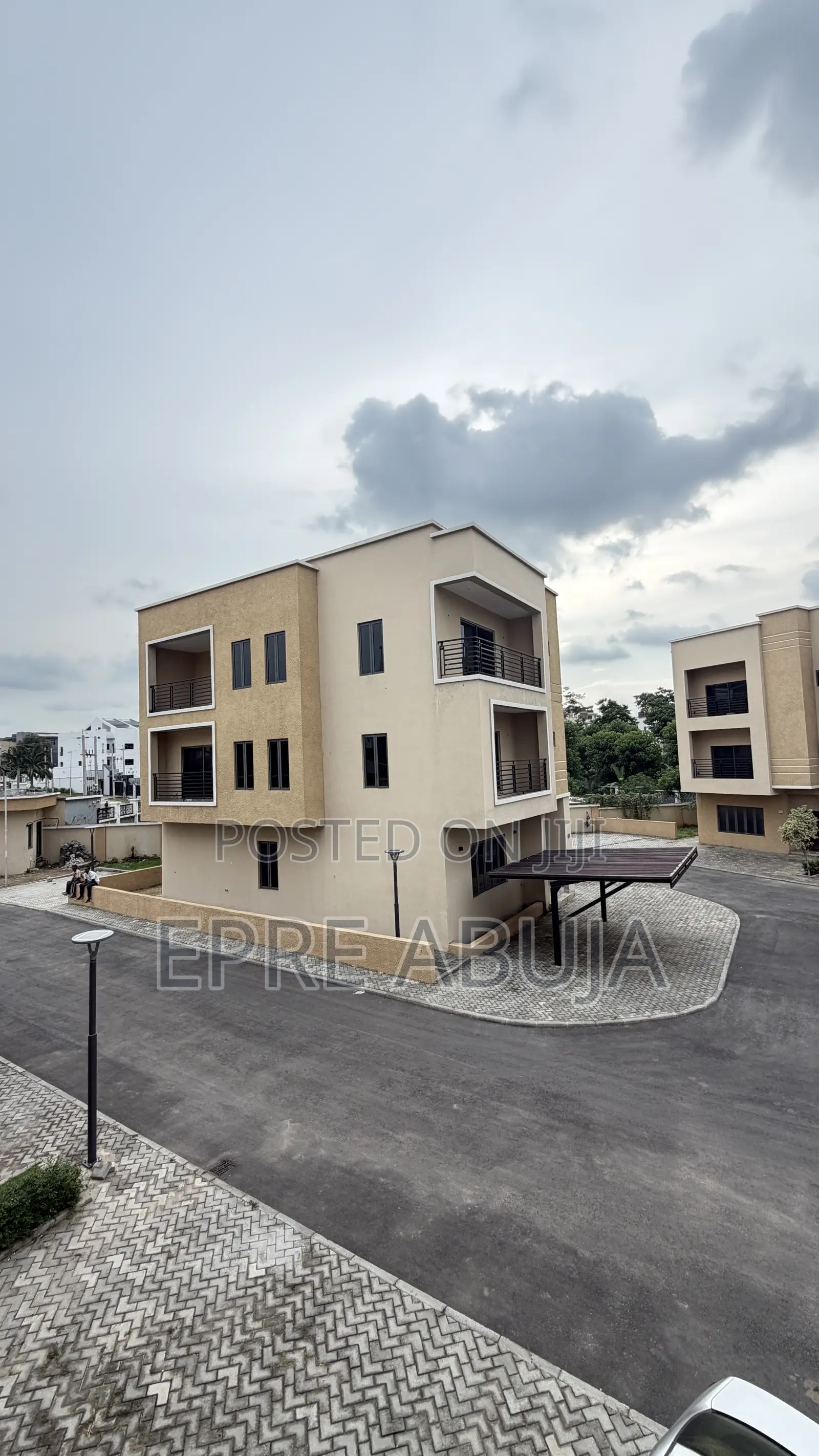 6bdrm Duplex in Jahi for rent