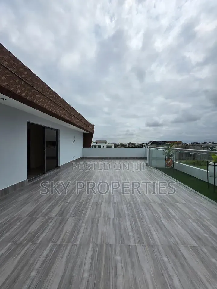 5bdrm House in Royal Garden, Ado / Ajah for sale