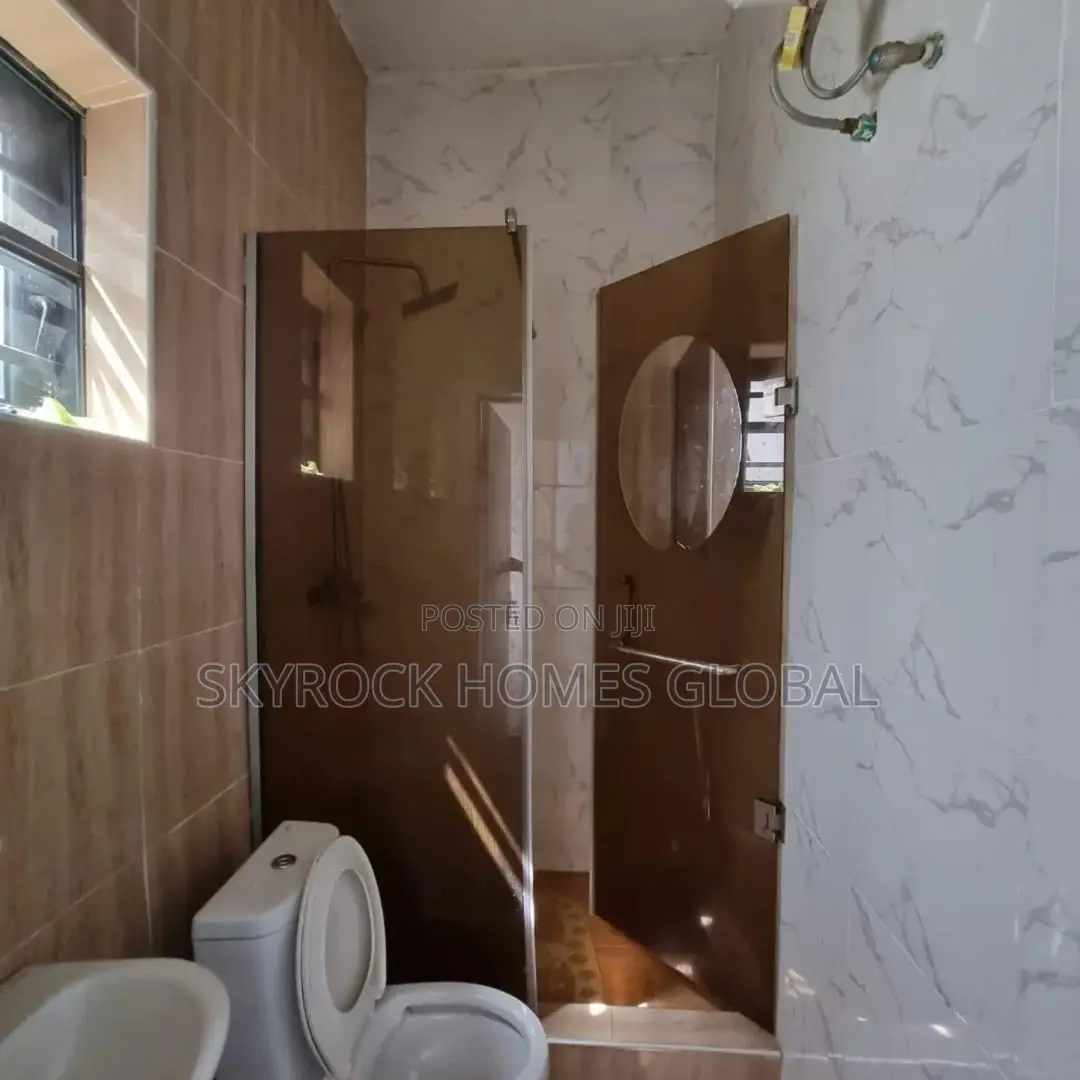 4bdrm Duplex in Ikota for sale