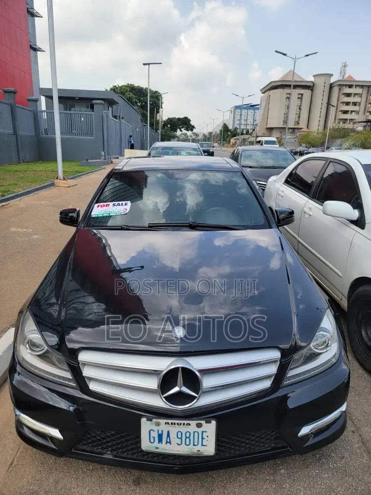 Mercedes-Benz C300 2012 Black