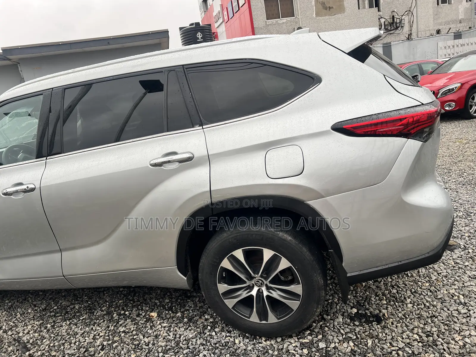 Toyota Highlander XLE 2022 Beige
