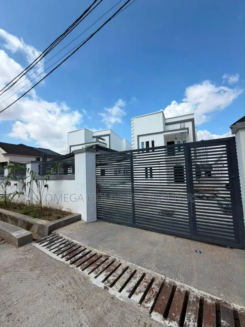 5bdrm Duplex in Kolapo Ishola Gra, Akobo for sale