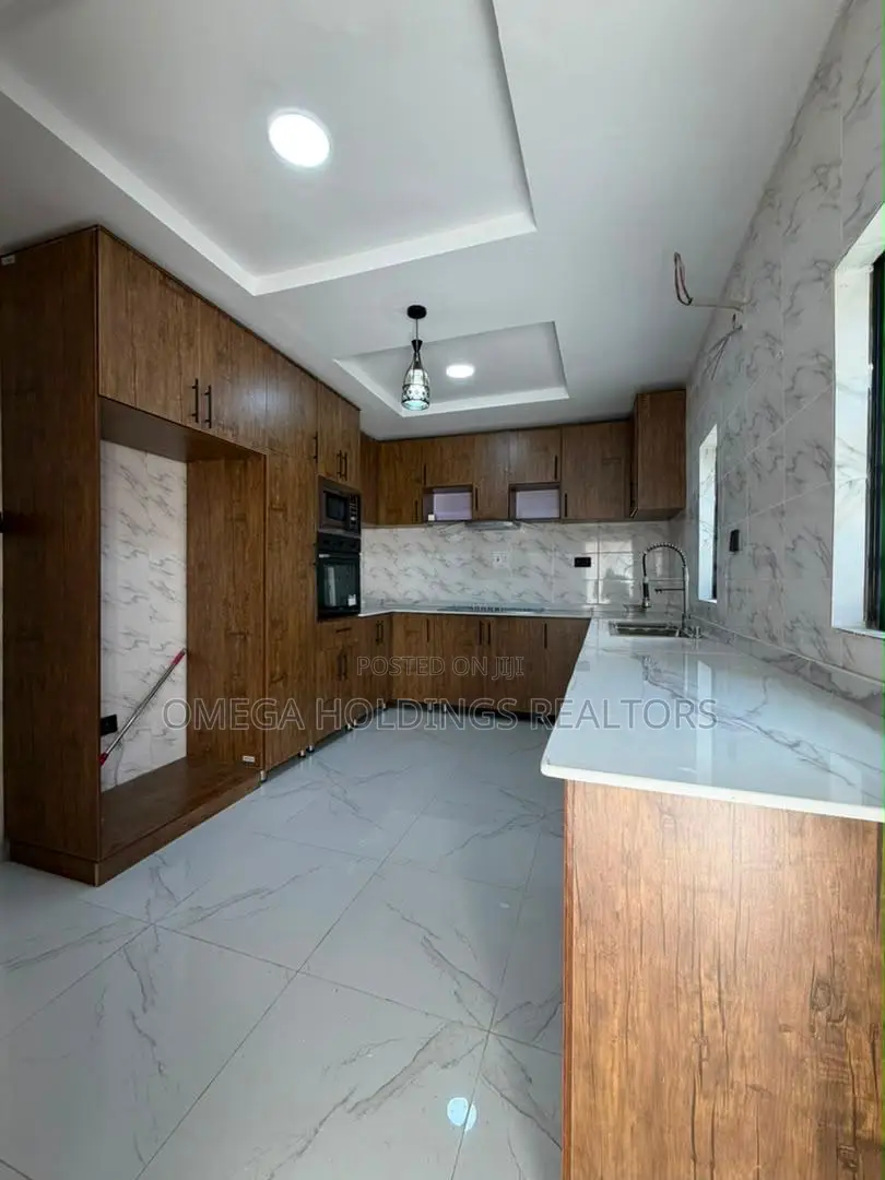 5bdrm Duplex in Kolapo Ishola Gra, Akobo for sale