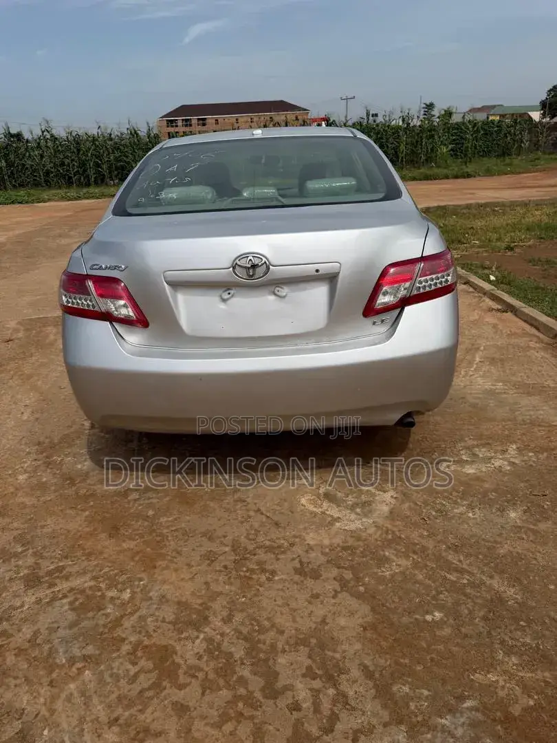 Toyota Camry 2010 Silver