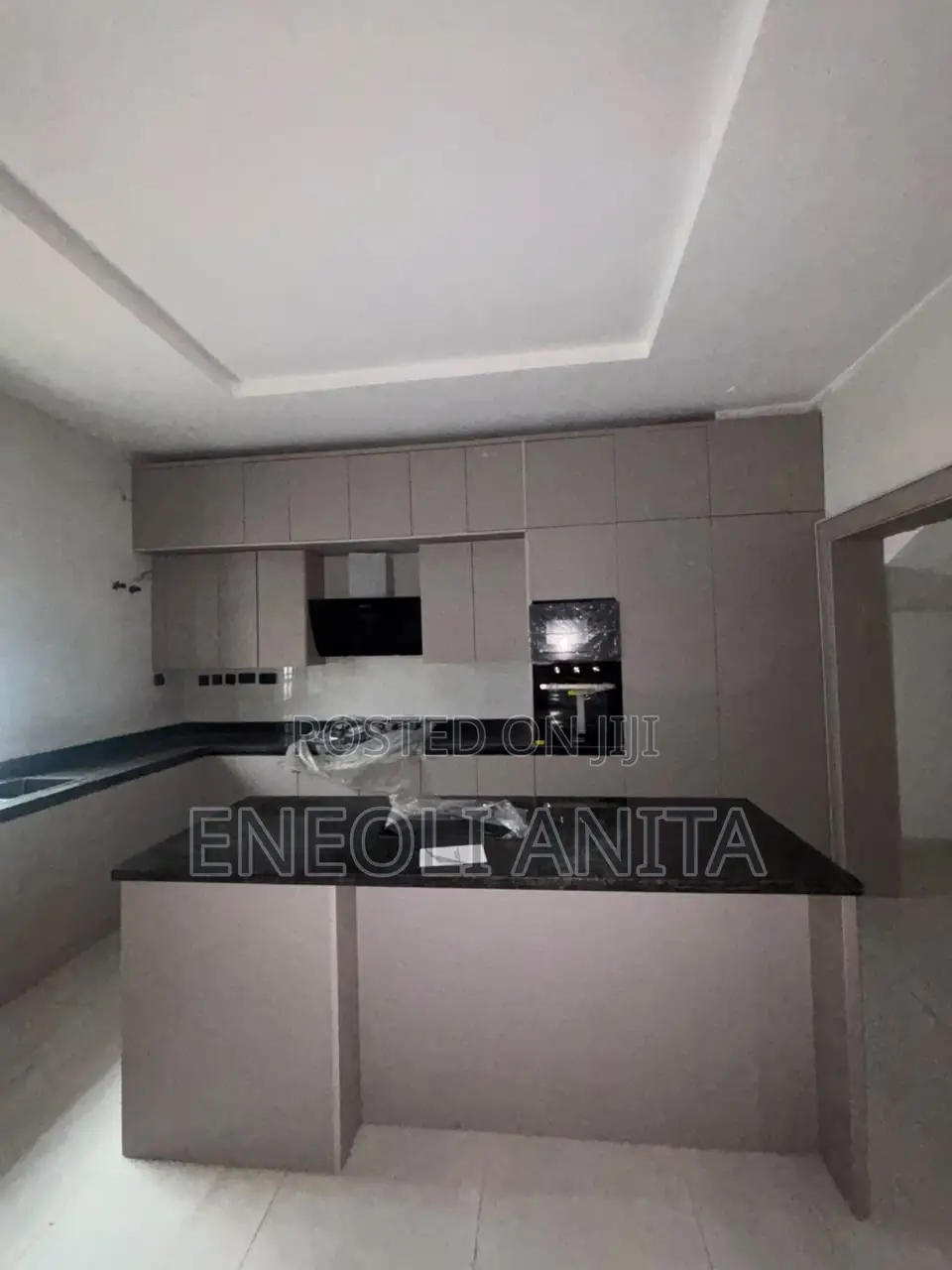 5bdrm Duplex in Jahi for sale