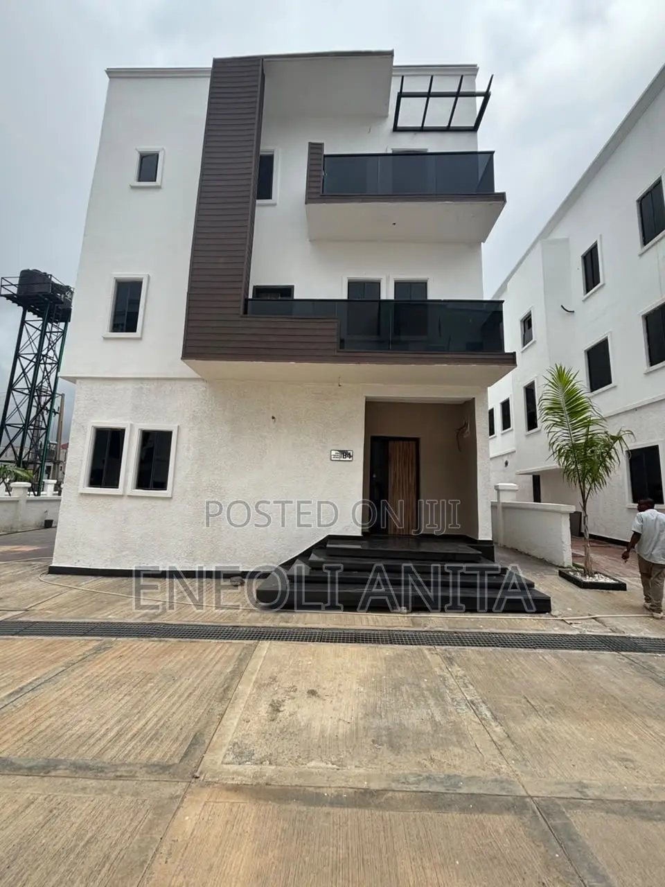 5bdrm Duplex in Jahi for sale