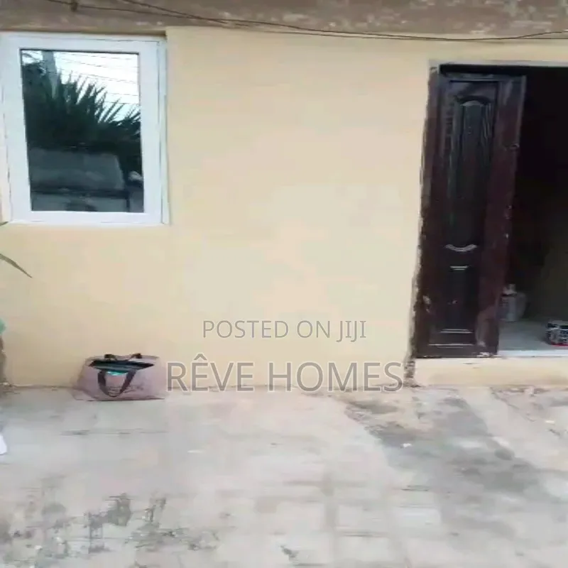 Mini Flat in Anthony Village for rent