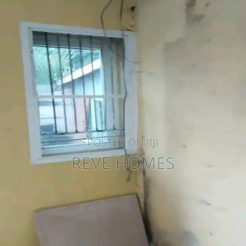 Mini Flat in Anthony Village for rent