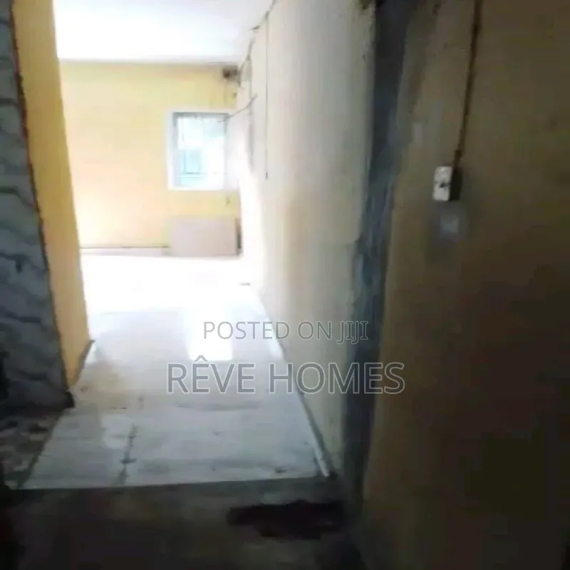 Mini Flat in Anthony Village for rent