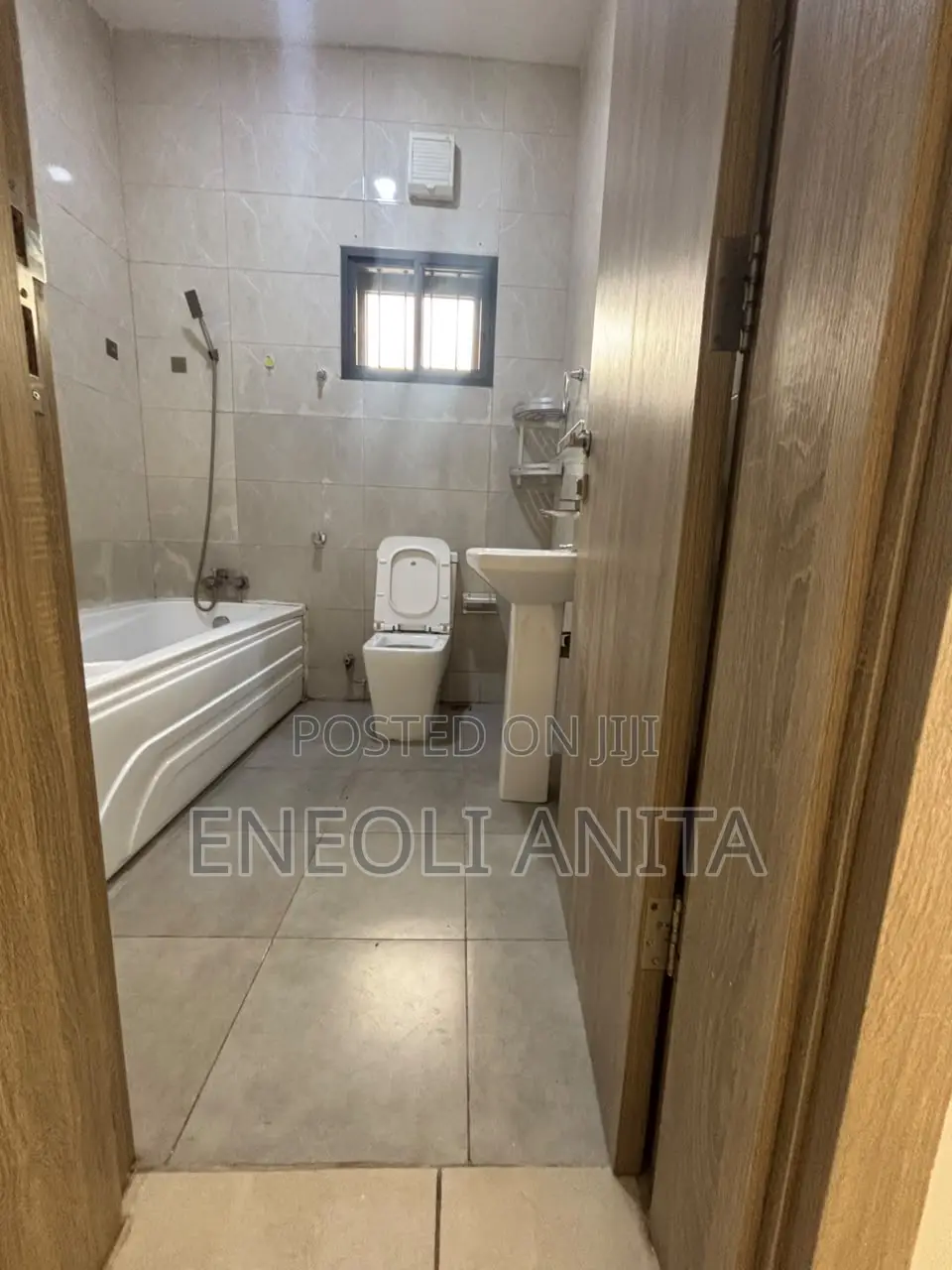 Furnished 3bdrm Apartment in Jahi for sale