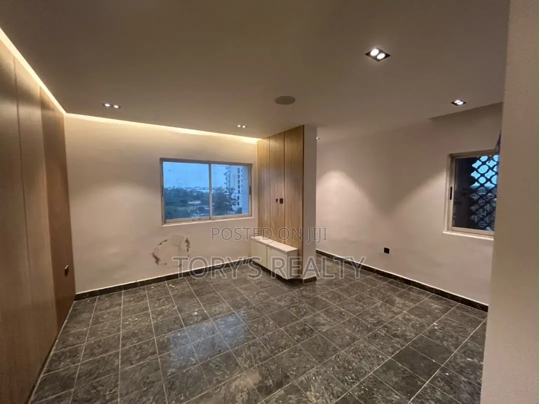 3bdrm Apartment in Ikoyi S.W for rent
