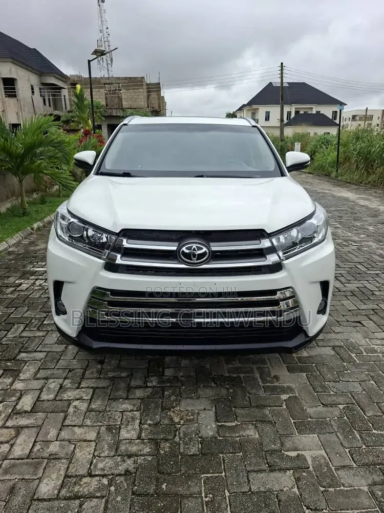 Toyota Highlander XLE 4dr SUV AWD (3.5L 6cyl 6A) 2015 White