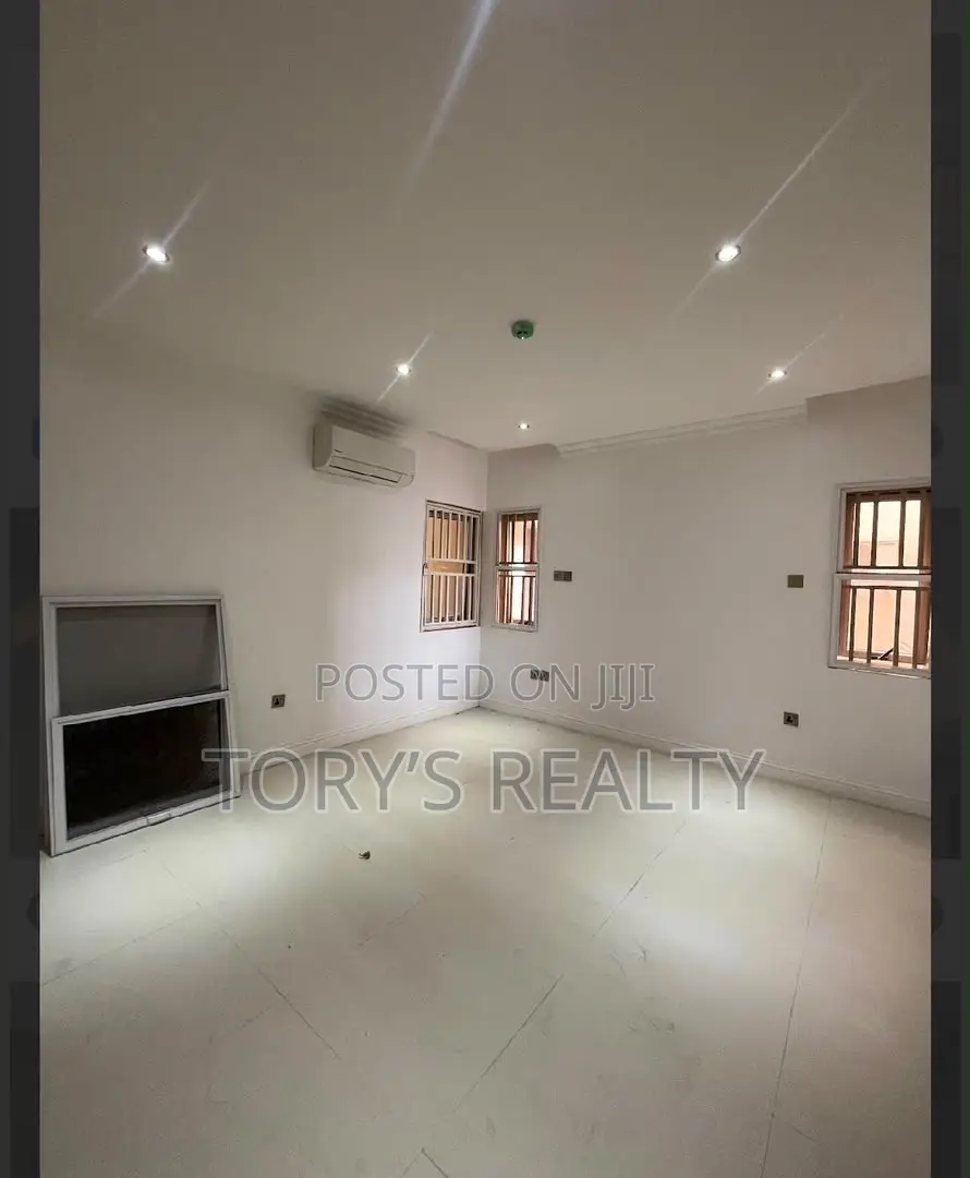 3bdrm Apartment in Ikoyi S.W for rent