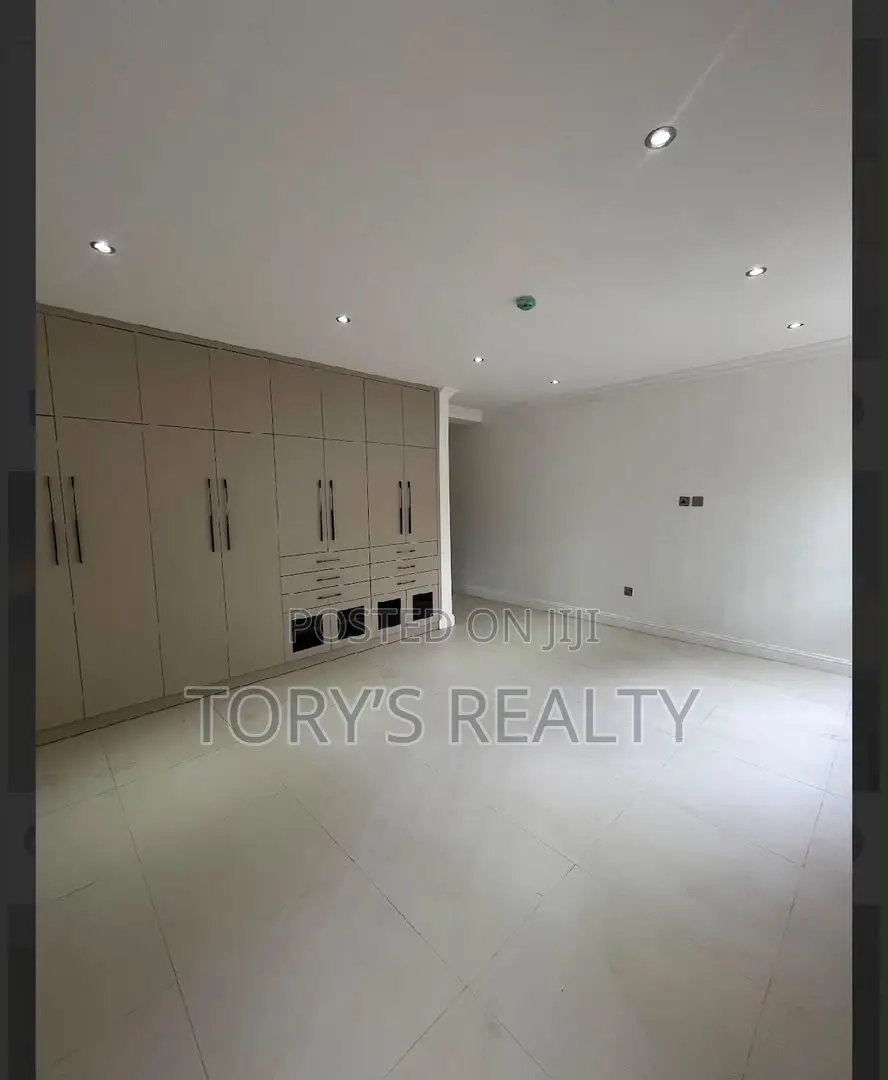 3bdrm Apartment in Ikoyi S.W for rent