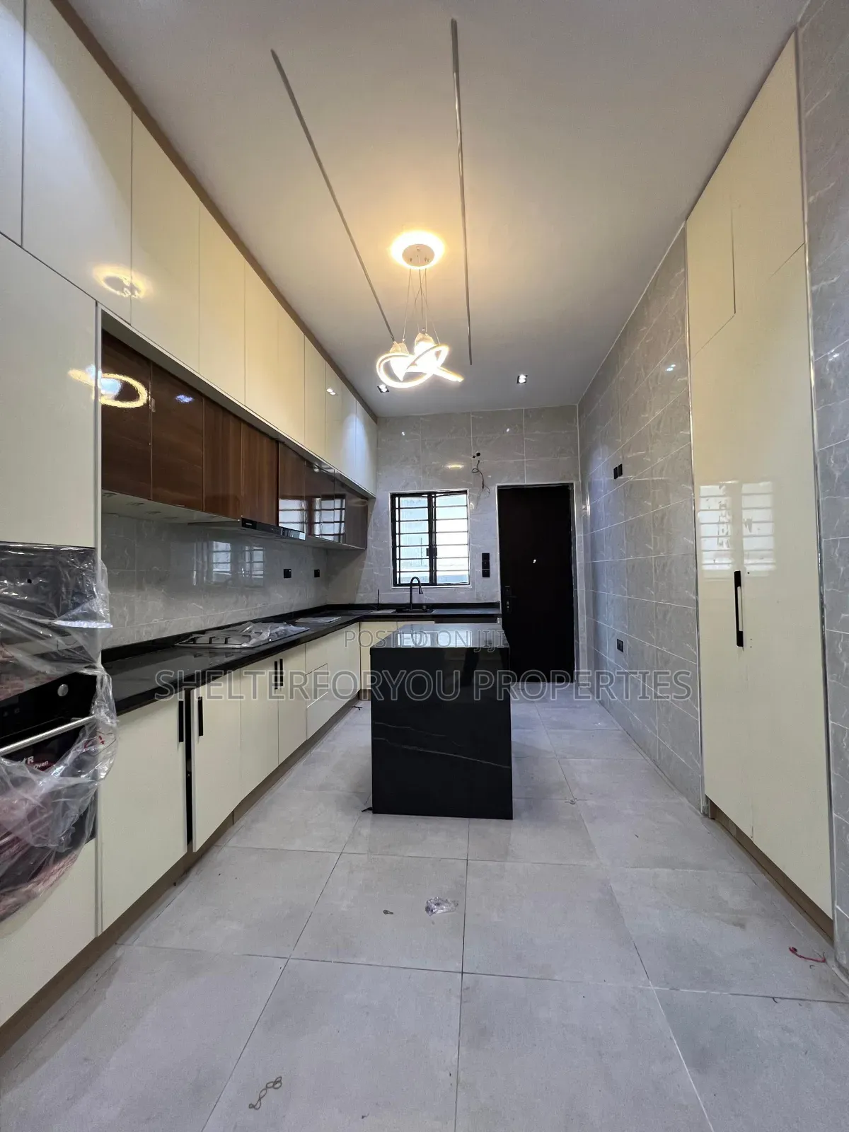 5bdrm Duplex in Lekki Phase 1 for sale