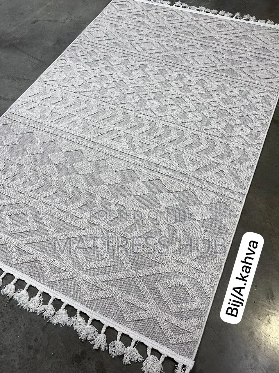 Elegant TURKISH CENTRE RUG 4 X 6 Ft