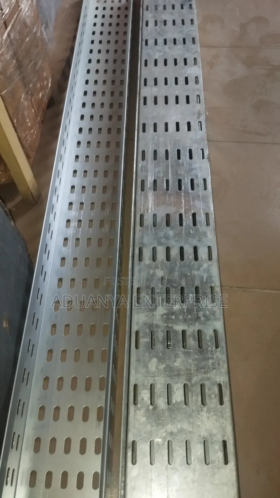 Perforated Cable Tray (Slotted Cable Tray).
