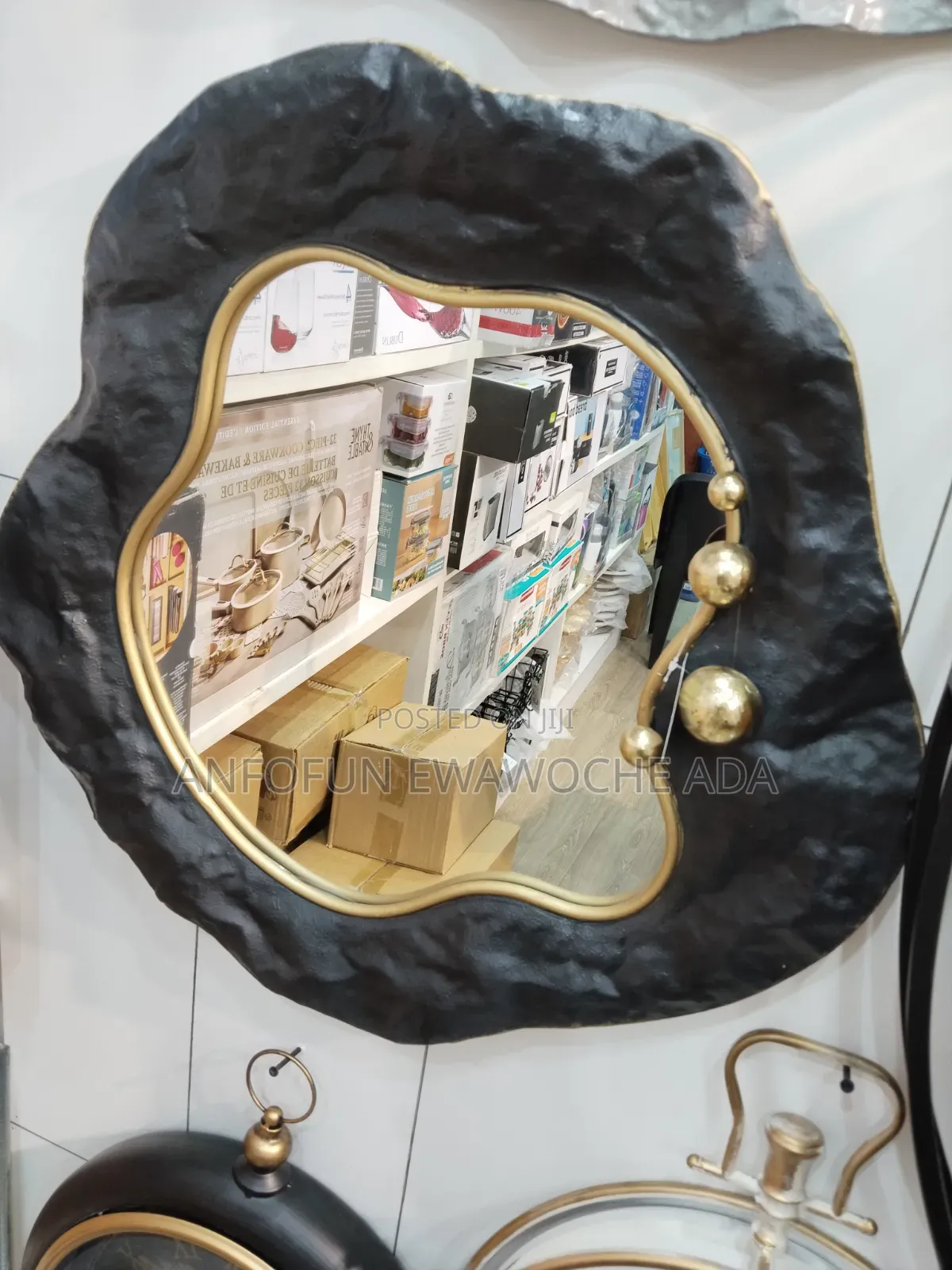 24SMA0831 – 29.25 × 31.25 × 3.75 Mirror