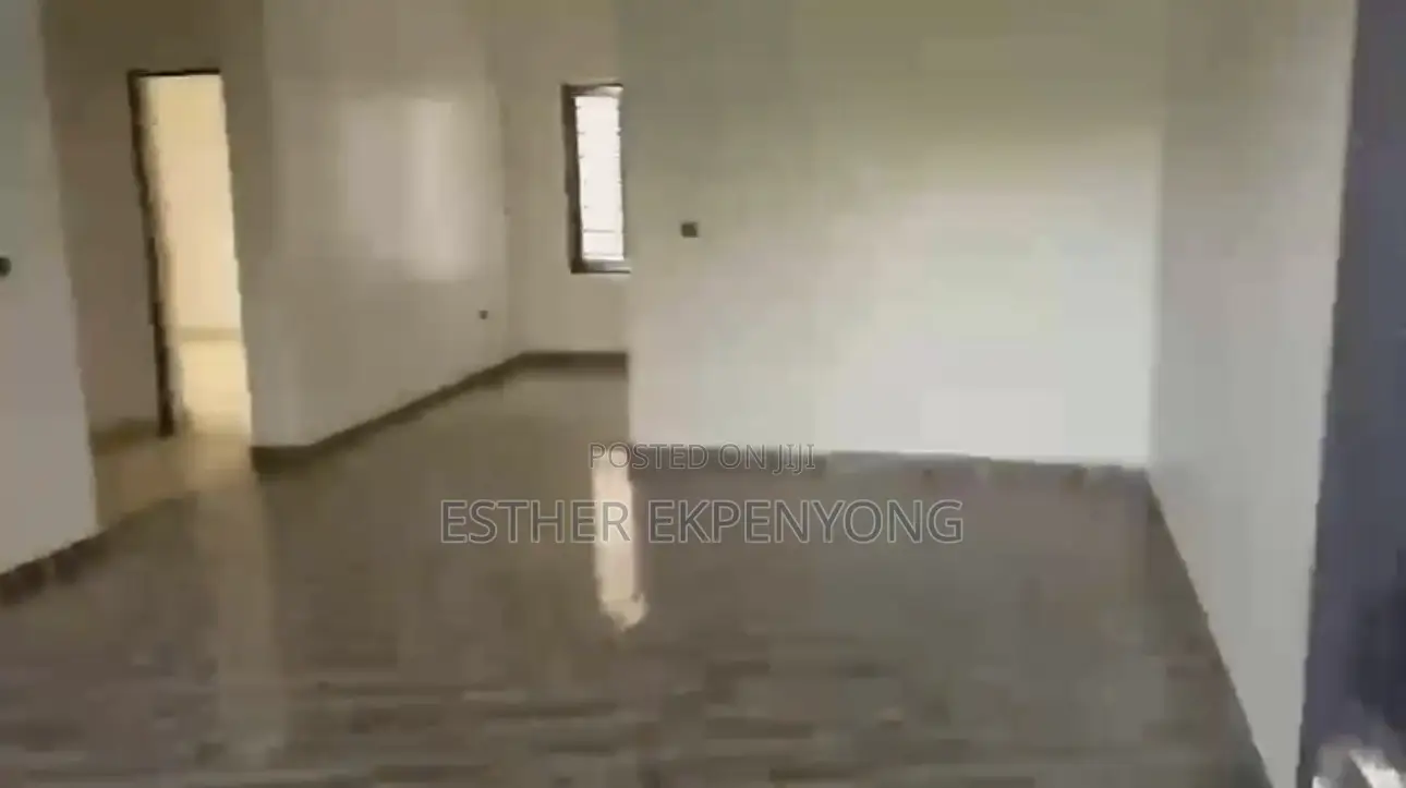 3bdrm Block of Flats in Kubwa for sale