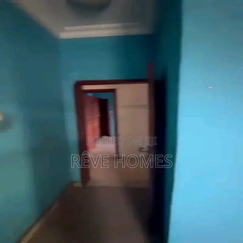 2bdrm Block of Flats in Akoka for rent