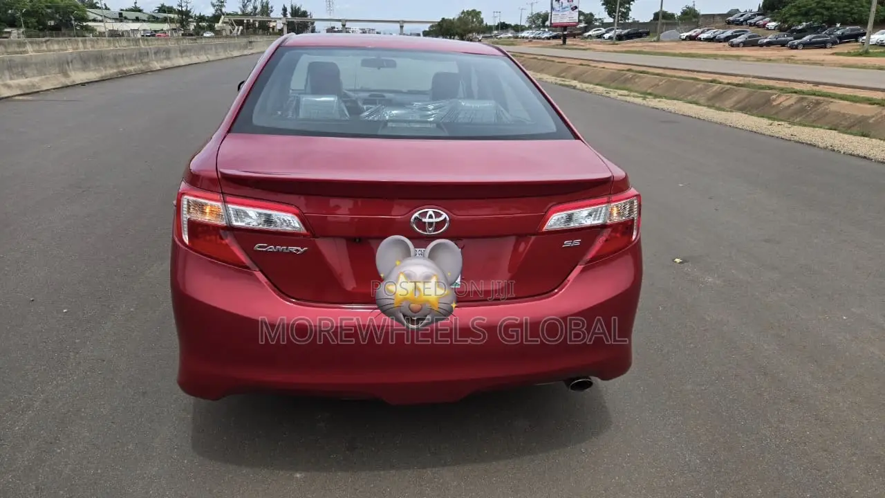 Toyota Camry SE 4dr Sedan (2.5L 4cyl 6A) 2013 Red