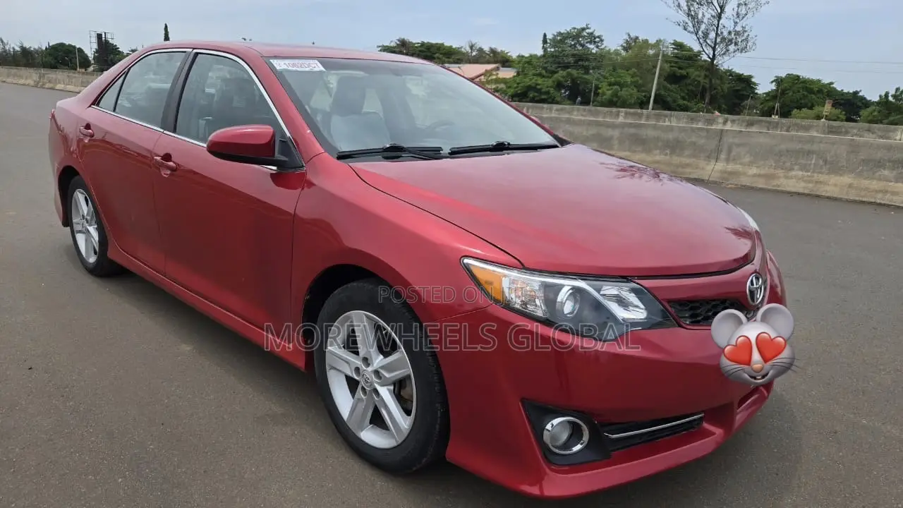 Toyota Camry SE 4dr Sedan (2.5L 4cyl 6A) 2013 Red